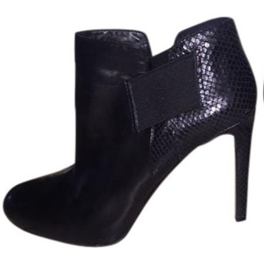 Vince Camuto Black Leather Booties w/ Snakeskin
